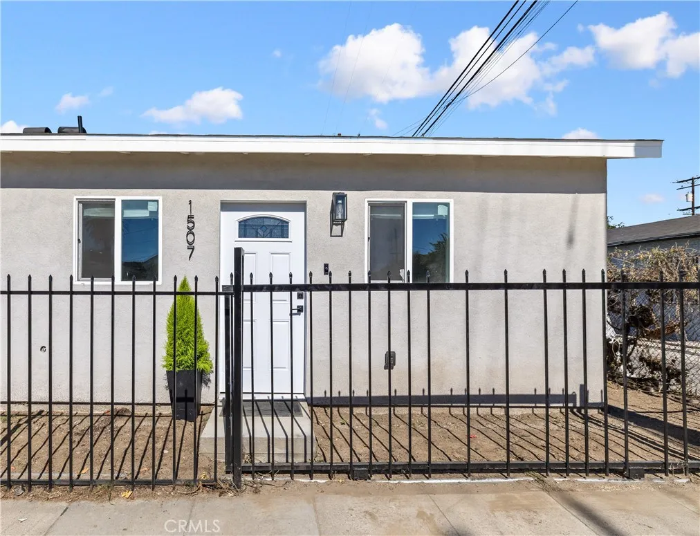 8230 Compton Avenue, Los Angeles, California 90001 home-pic-15